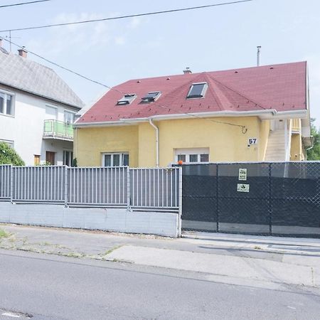 Hi-Bp Garden City Batsanyi Tiny House Near The City Train With Free Parking Budapest Extérieur photo